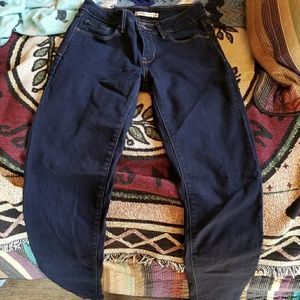 Levis Mid Rise Skinny Jeans